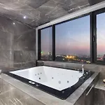 Hilton Maslak 4*