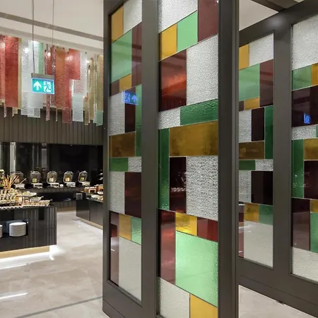 Hilton Maslak 4* Стамбул