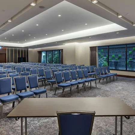 Hilton Maslak Otel 5*