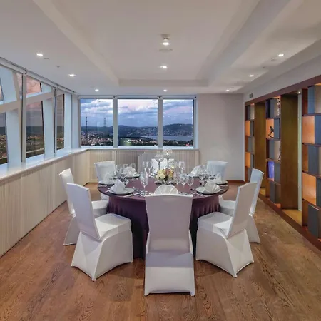 Hilton Maslak Otel 5*