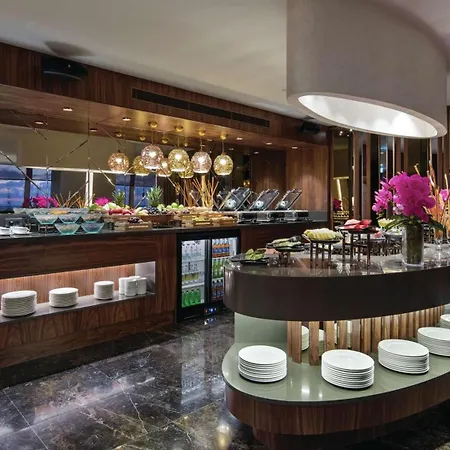 Hilton Maslak Hotell 5*