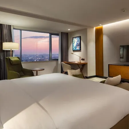 Hilton Maslak Hotell 5*