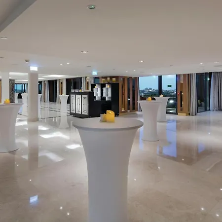 Hilton Maslak Hotel 4*