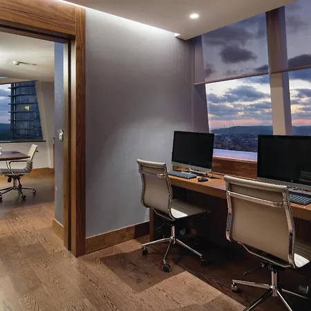 Hilton Maslak 4* Istanbul