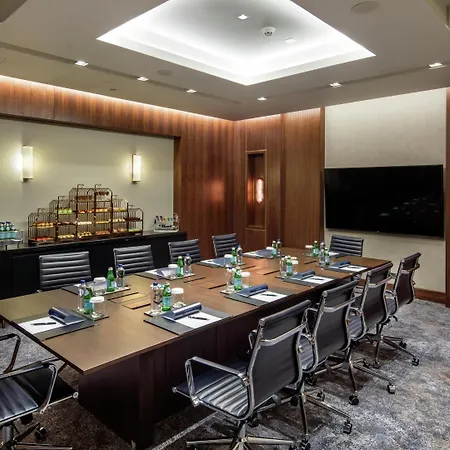 Hilton Maslak Hotel 5*