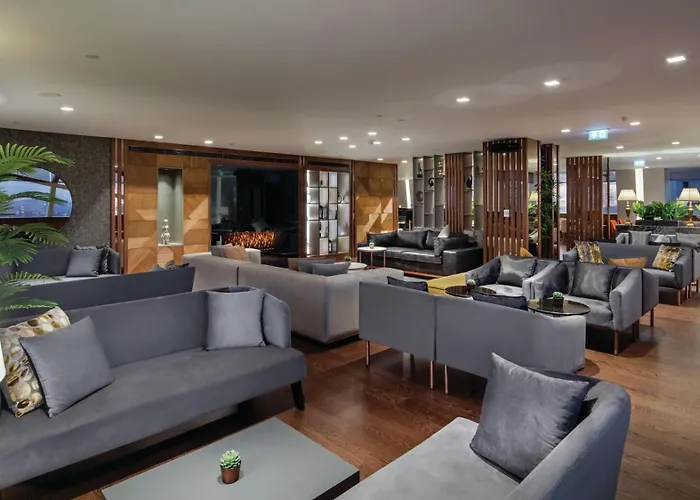 Отель Hilton Maslak 5*