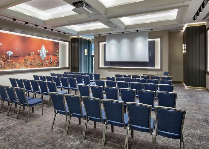 Hilton Maslak Отель