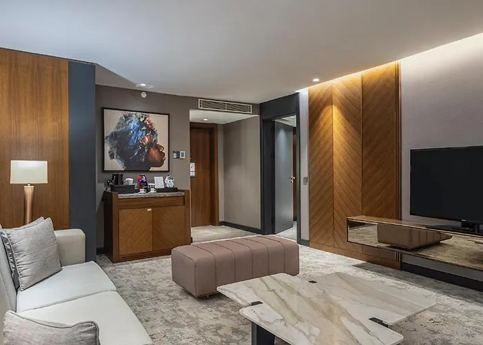 Hilton Maslak 5* Стамбул